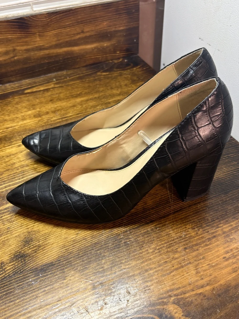 Liz Claiborne Black Croc Heels Size 7.5